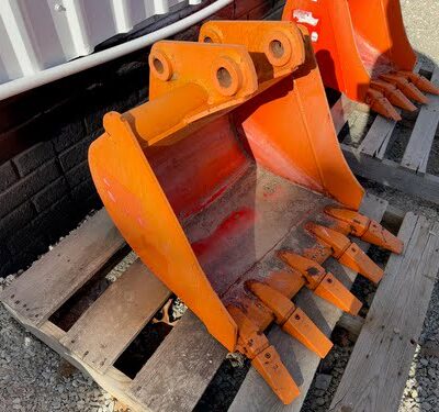 24" Kubota Backhoe Bucket Model BT 3003